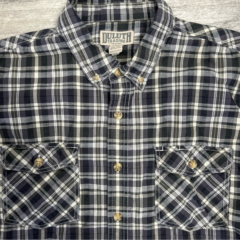 Duluth Trading Co Men's Gray Tan Plaid Relaxed Fit Button Down Shirt